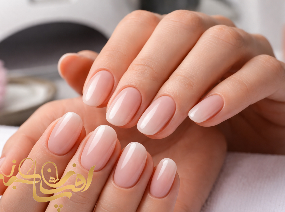 ژلیش یا کاشت ناخن